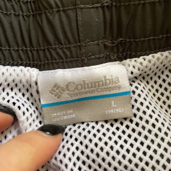 Two outdoor pants - Picture 2 of 5